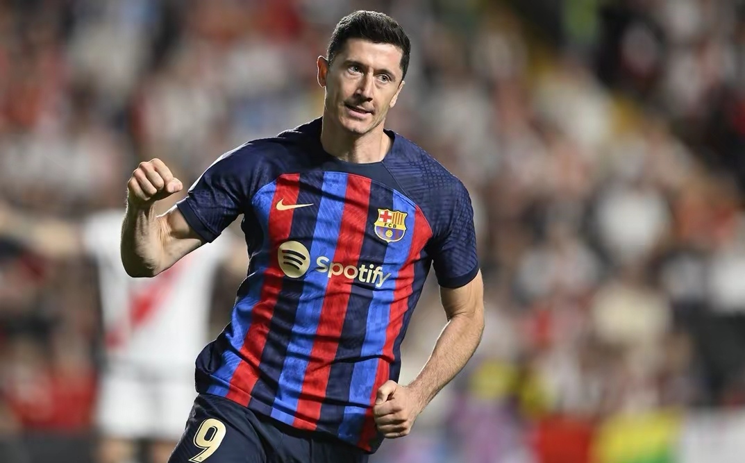 热刺绝杀AC米兰，莱万梅开二度西甲的简单介绍