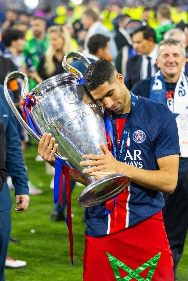 巴黎圣日耳曼绝杀拜仁，姆巴佩乌龙送礼法甲的简单介绍