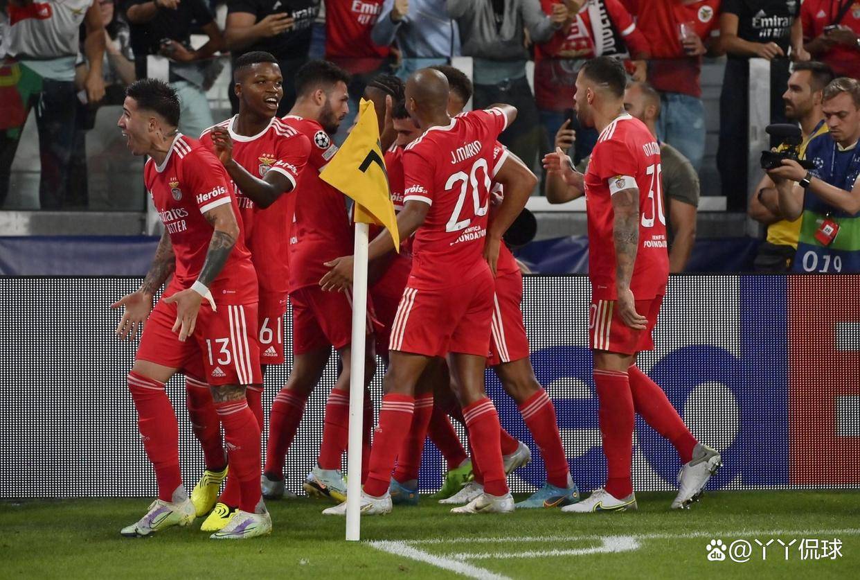 体育-包含本菲卡绝杀国米，迪玛利亚乌龙送礼欧联杯的词条