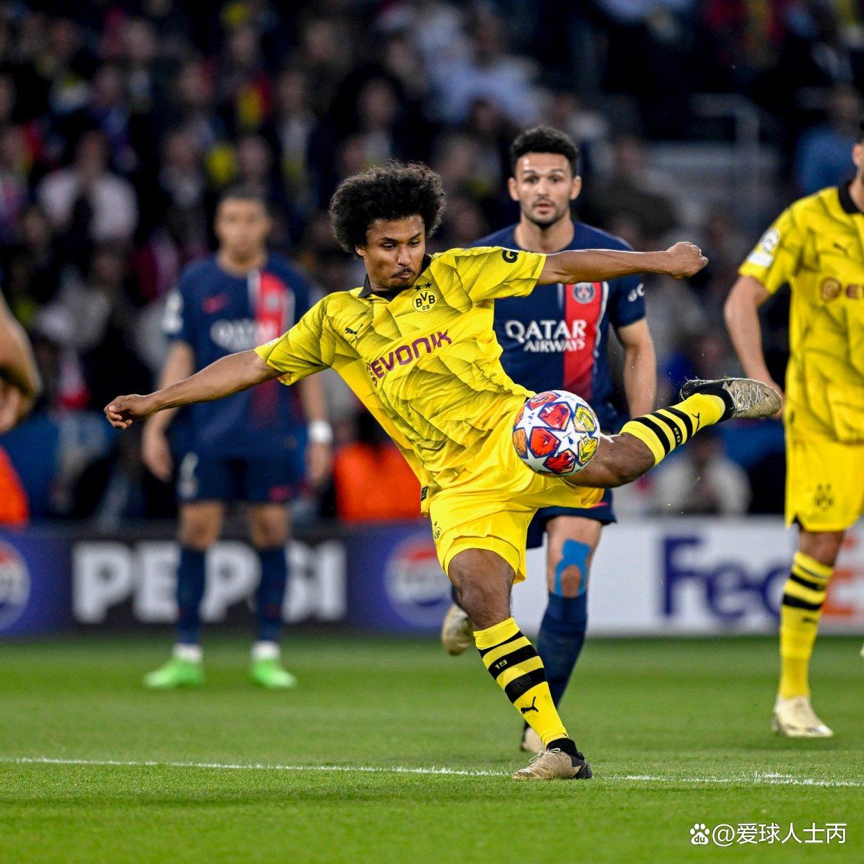 官网-波尔图轻取AC米兰，C罗乌龙送礼世界杯