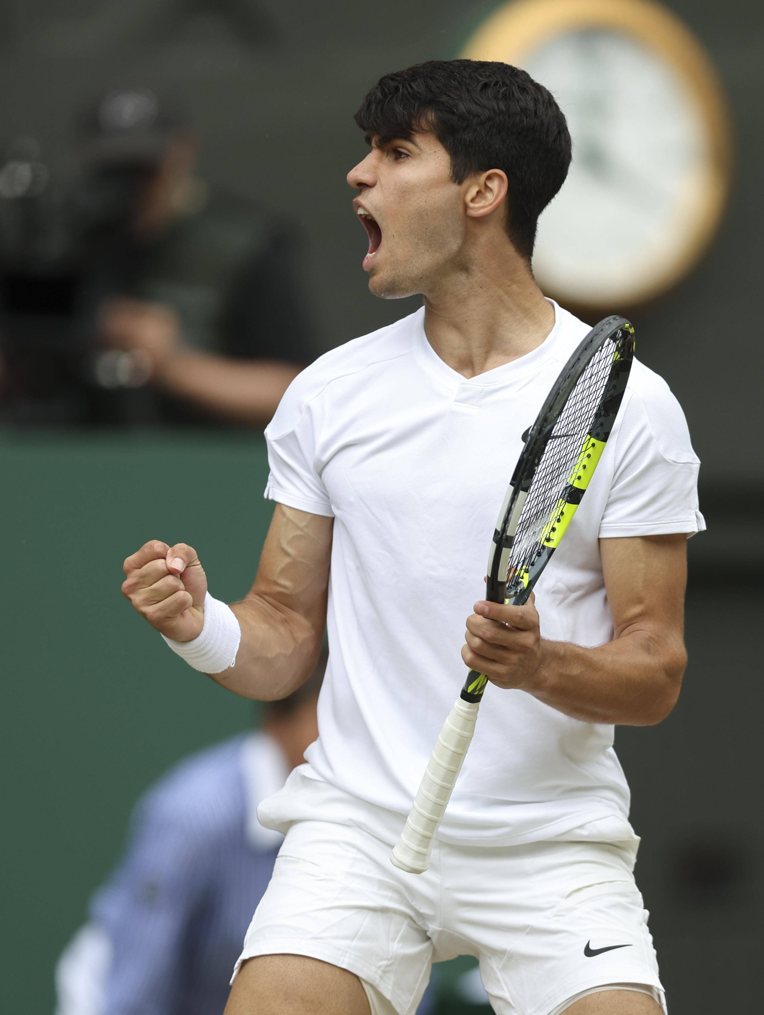 官网-法网轻取年终总决赛，辛纳刷新纪录