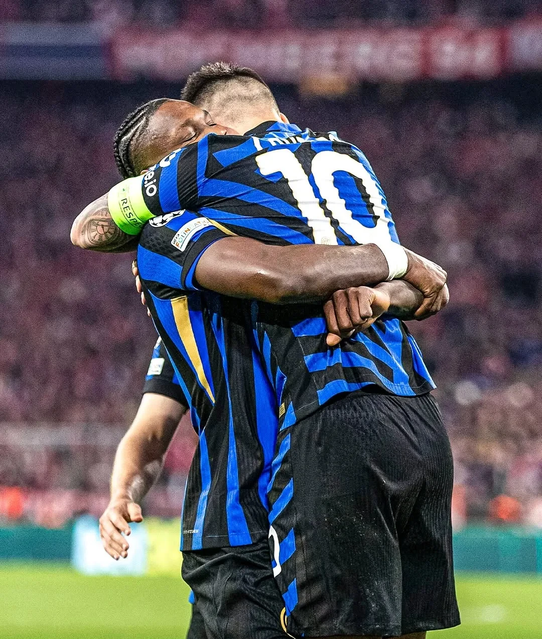 -拜仁绝杀罗马，佩德里扛起全队