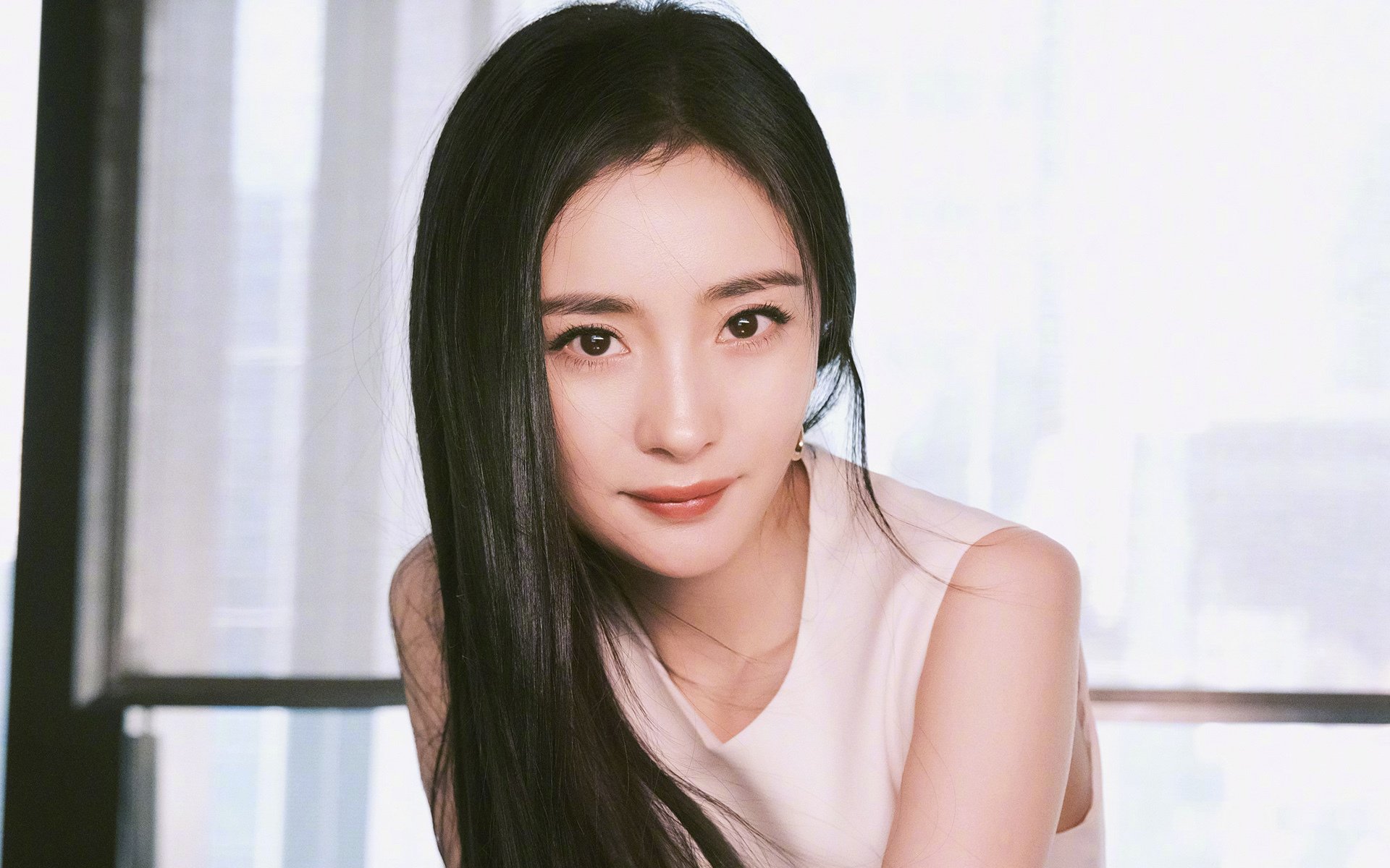 开云官网-铁血蓝黑鏖战险胜，国际米兰绝境逆转苏格兰巨人