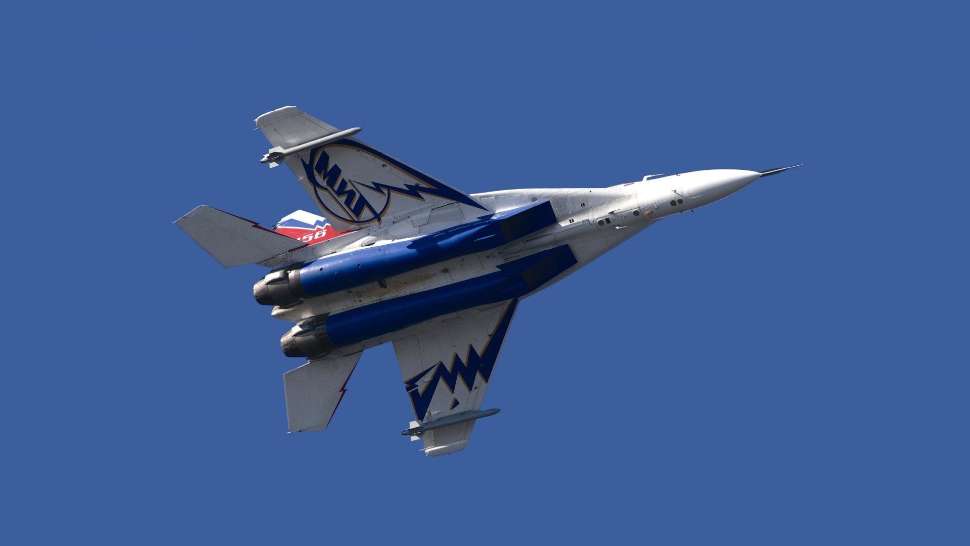 开云体育平台APP-跨界双冠王，当欧冠之夜遇见莫兰特时刻